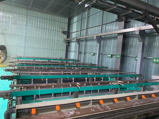 अच्छा दाम एल्यूमीनियम सतह उपचार के लिए हार्ड एनोडाइजिंग लाइन उपकरण 30-50um प्रोफाइल और कस्टमाइज़ करने योग्य रंगों सहित शैंपेन, ब्लैक, ब्राउन, सिल्वर ऑनलाइन