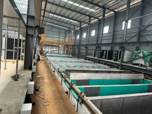 अच्छा दाम 1000 टी/माह मैनुअल एनोडाइजिंग उत्पादन लाइन 6500 मिमी अधिकतम प्रोफाइल लंबाई और 8-12 माइक्रोन फिल्म मोटाई के साथ ऑनलाइन