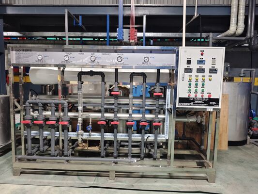अच्छा दाम 1200 टन/माह आउटपुट 8-12µm फिल्म की मोटाई 6500 मिमी अधिकतम प्रोफ़ाइल लंबाई एल्यूमीनियम सतह के उपचार के लिए एनोडाइजिंग उत्पादन लाइन ऑनलाइन