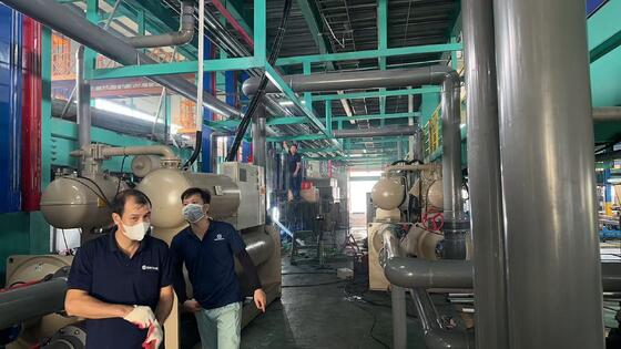अच्छा दाम क्षैतिज यू मोड में 750T/M क्षमता के साथ 6061-6063 एल्यूमीनियम मिश्र धातु के लिए स्वचालित क्षैतिज एनोडाइजिंग लाइन ऑनलाइन