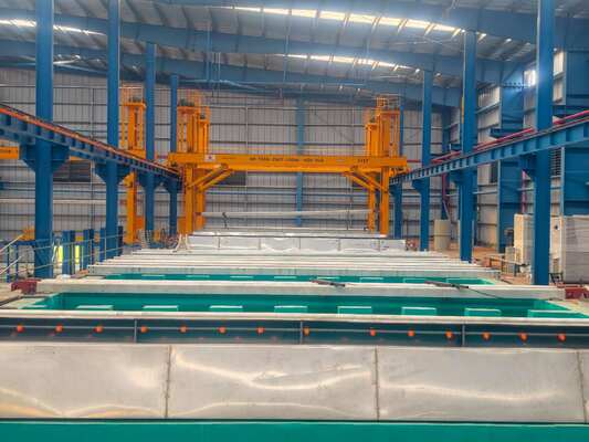 अच्छा दाम 1000T/M एनोडाइजिंग लाइन/ SS316L स्टेनलेस स्टील कैथोड प्लेट असेंबली एनोडाइजिंग टैंकों में 3000A डीसी करंट क्षमता के लिए अचारित और निष्क्रिय सतह के साथ ऑनलाइन